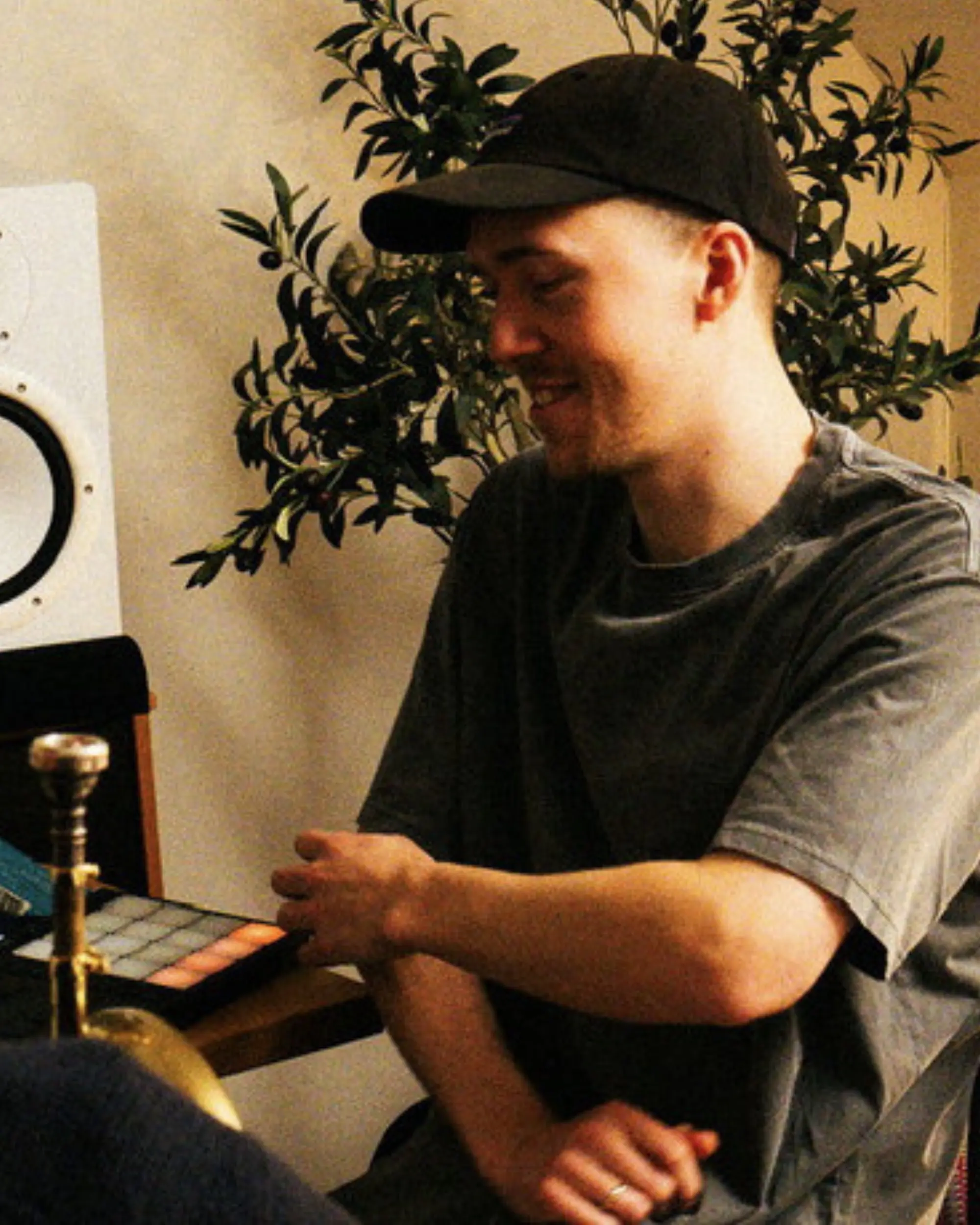 fnonose artist portrait